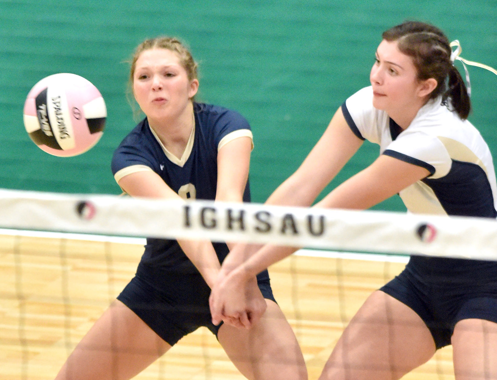 Heelan vs Charles City state volleyball